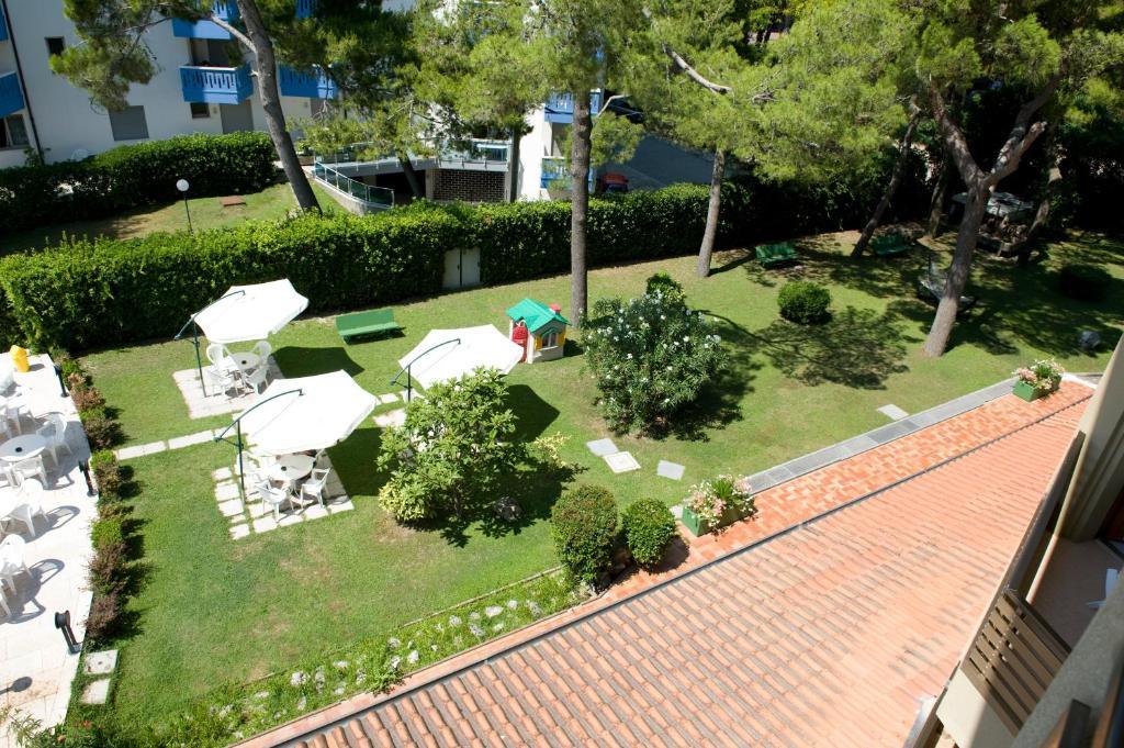 Hotel Bristol Lignano Sabbiadoro Buitenkant foto