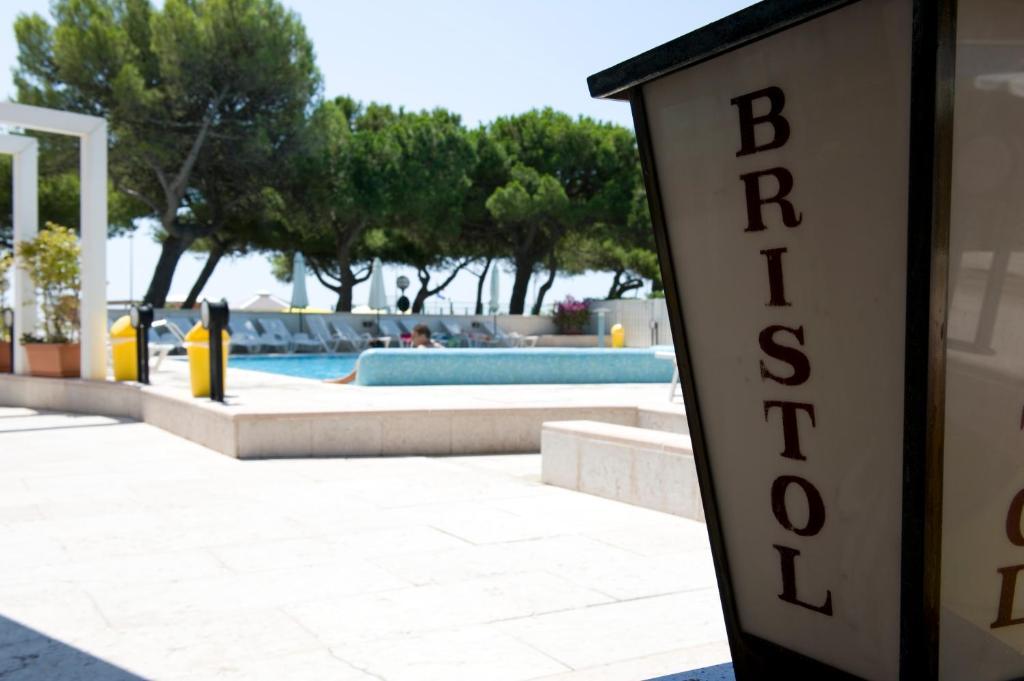 Hotel Bristol Lignano Sabbiadoro Buitenkant foto
