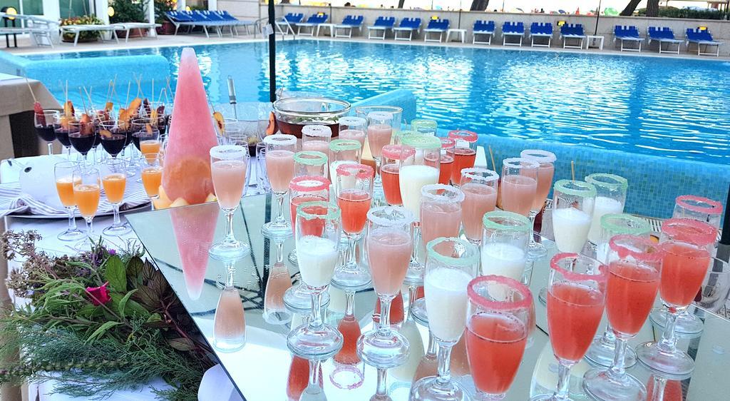 Hotel Bristol Lignano Sabbiadoro Buitenkant foto