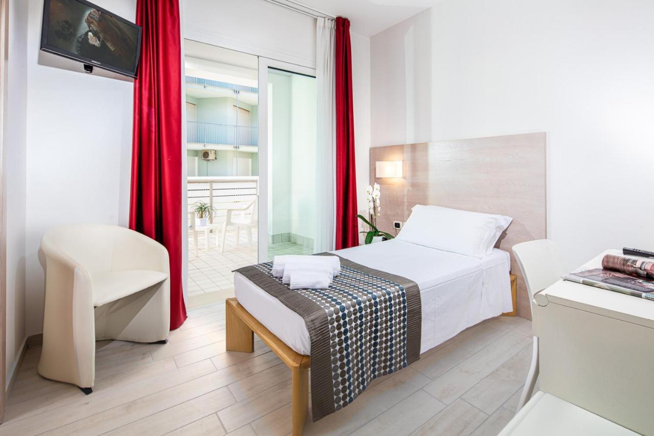 Hotel Bristol Lignano Sabbiadoro Kamer foto
